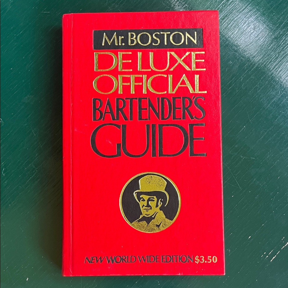 Vintage Mr. Boston De Luxe Official Bartender's Guide